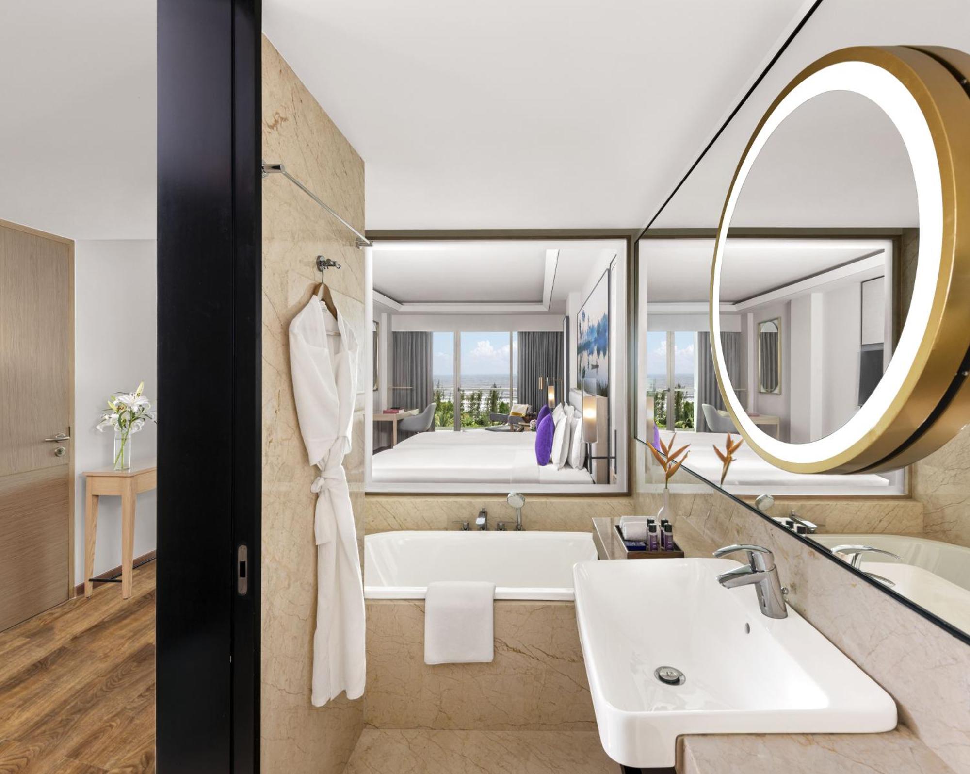 Vivanta Goa, Miramar Панаджи Екстериор снимка